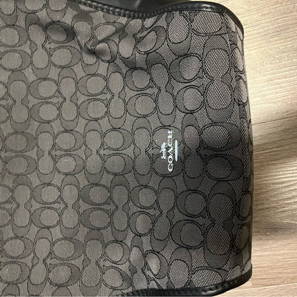 Vintage Style Coach Purse - Excellent Condition! - Picture 3 of 4